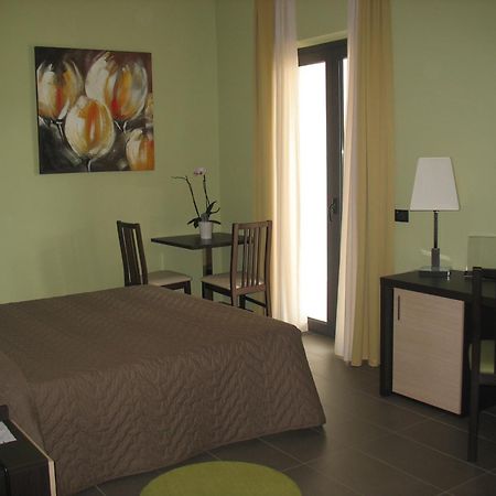 Life Sport Hotel Mentana Екстериор снимка