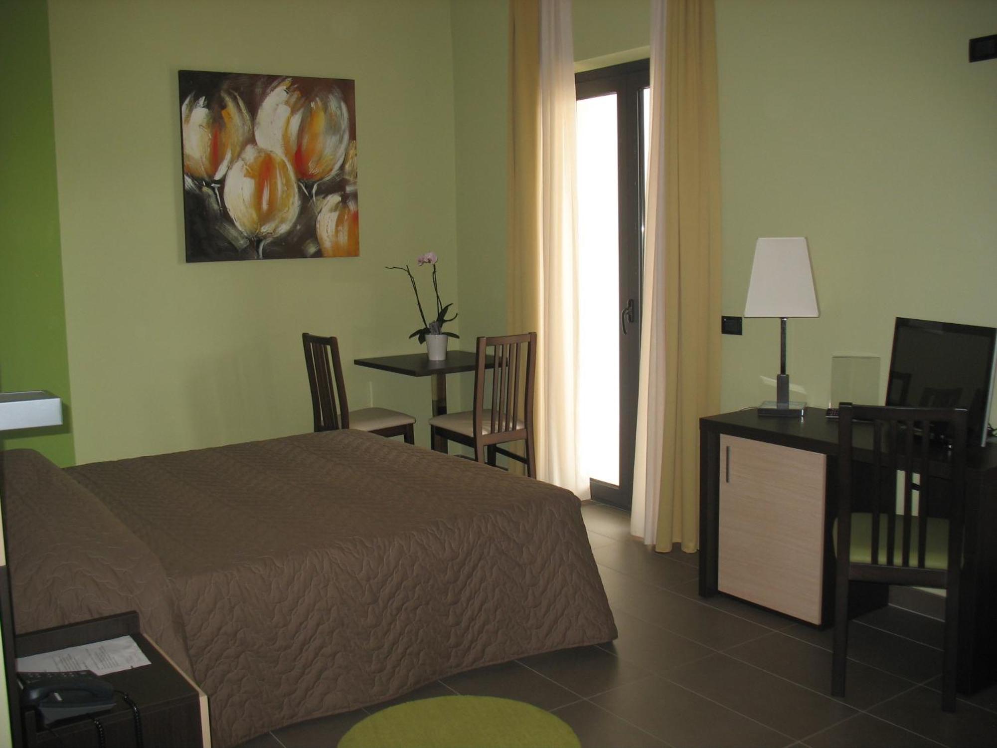 Life Sport Hotel Mentana Екстериор снимка