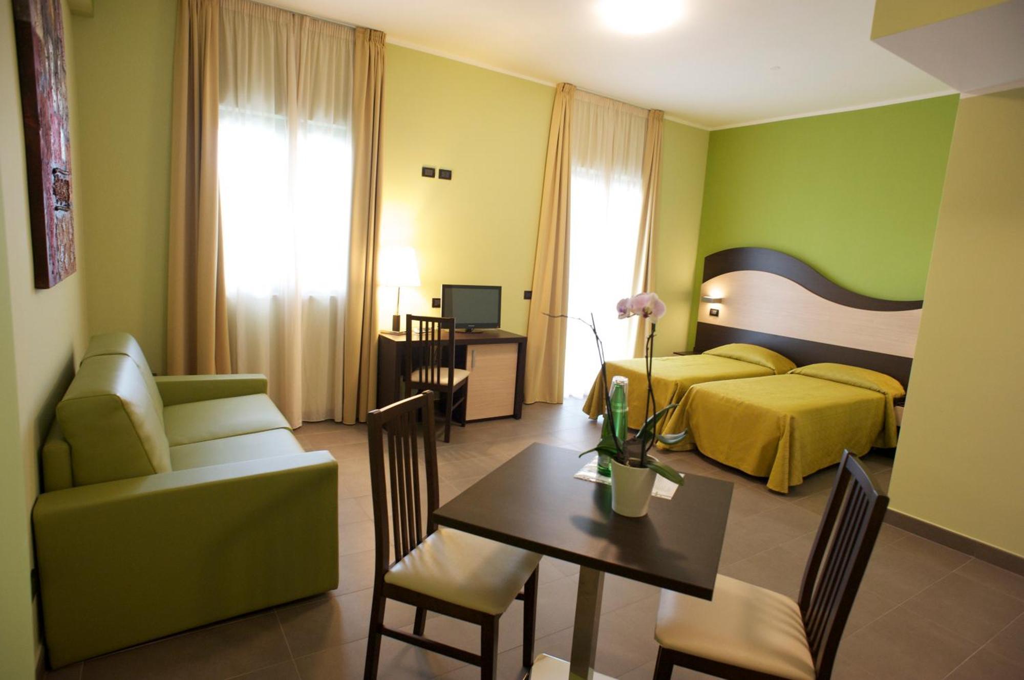 Life Sport Hotel Mentana Екстериор снимка