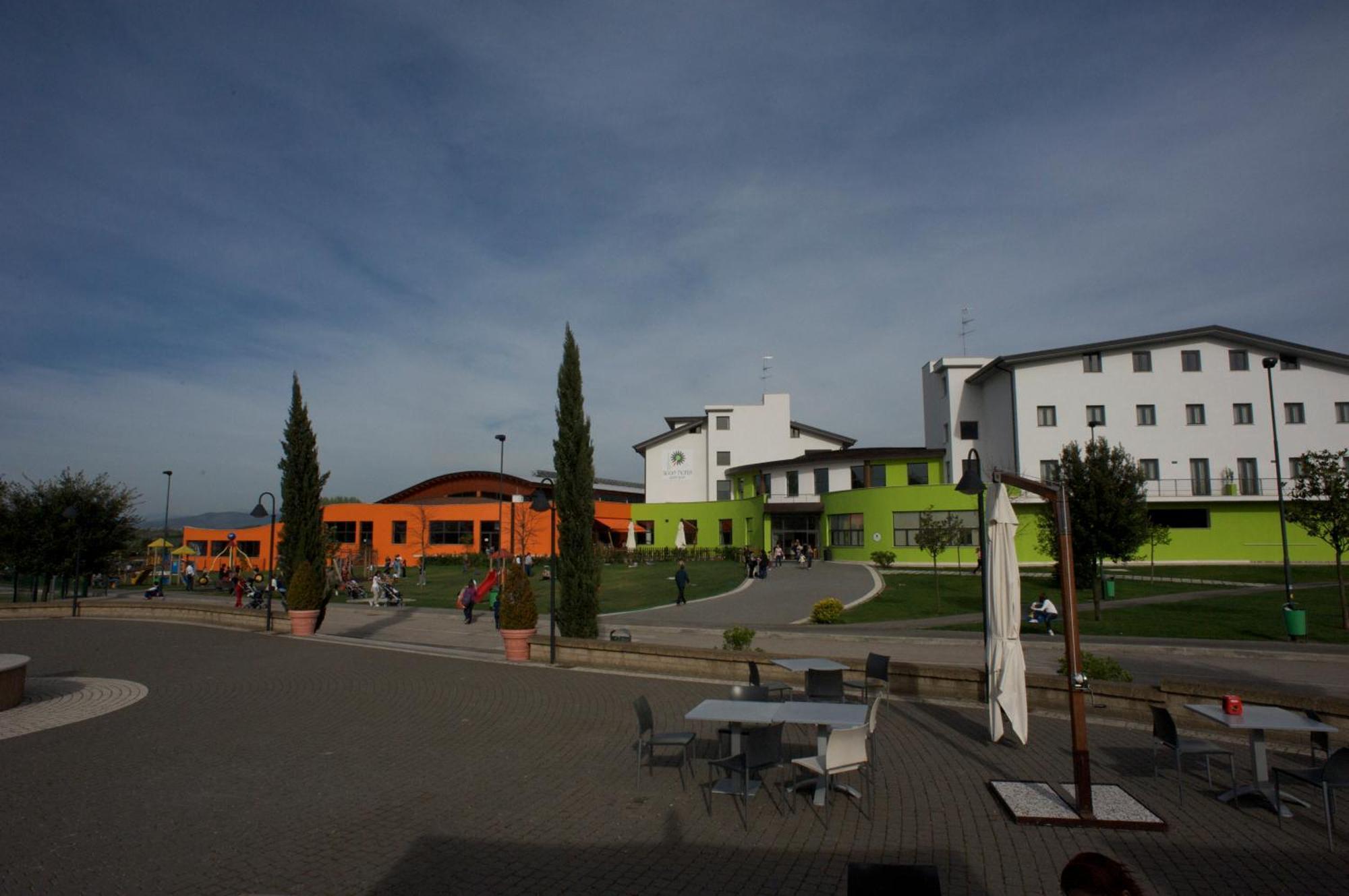 Life Sport Hotel Mentana Екстериор снимка